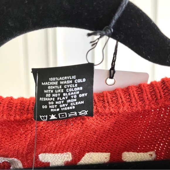 Heroes & Villains Marvel Logo Red Varsity Sweater NWT - Picture 13 of 15